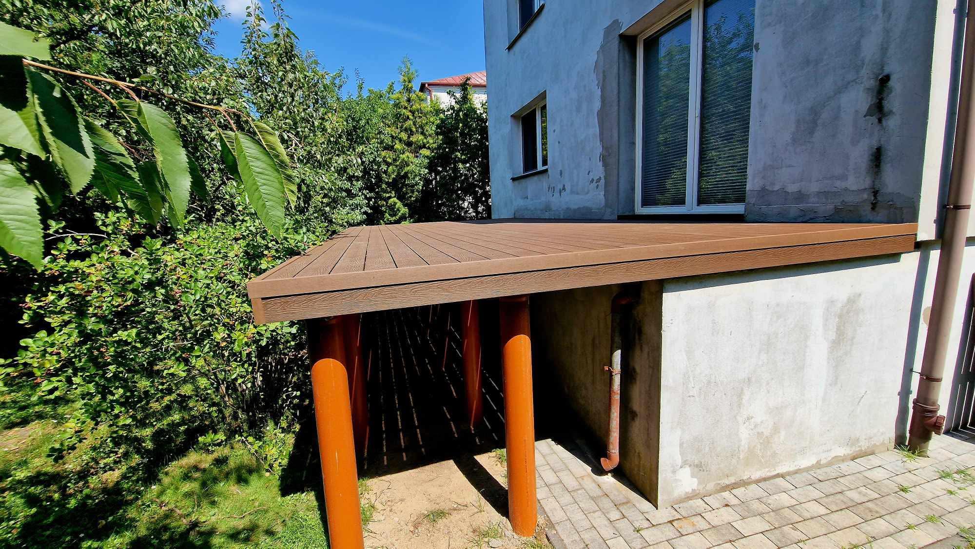 Raised deck on posts